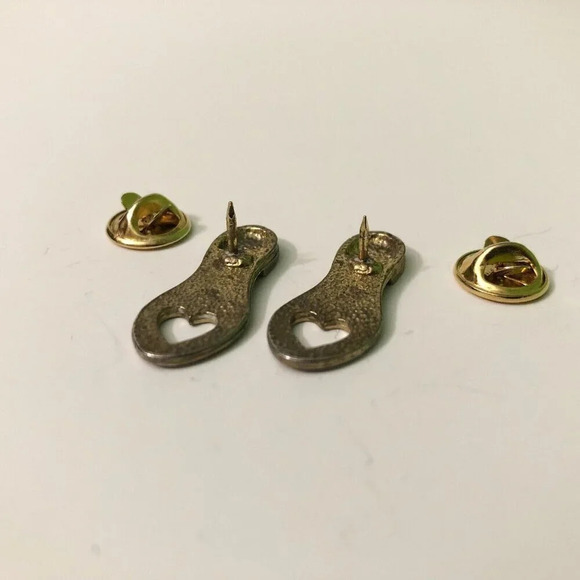 Vintage Shoe Sole Feet Pins 1  Inch Size - Picture 5 of 11